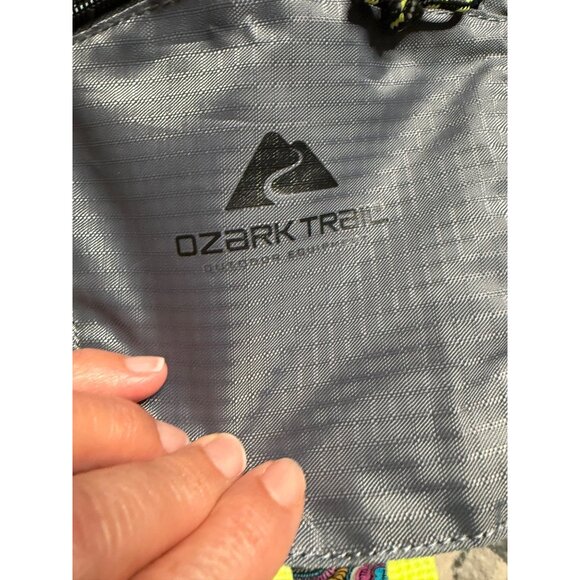 Ozark Trail Pearson Creek 2liter Hydration Backpack Pack Reservoir Hiking Trail - Picture 6 of 10